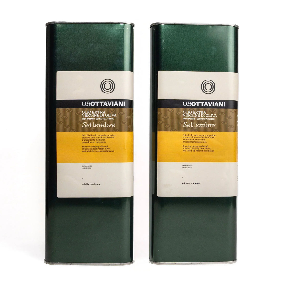 Due lattine verdi di olio extra vergine di oliva Ottaviani Settembre con etichetta gialla